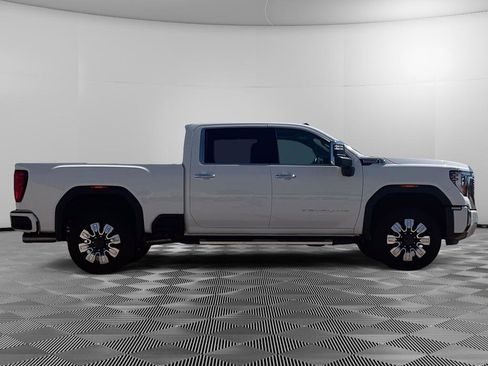 Used 2025 GMC Sierra 2500 Denali w/ Denali Reserve Package AWD/4WD image 3