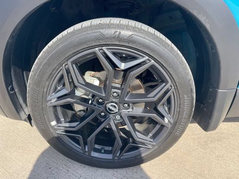 Certified 2025 Nissan Kicks SR FWD image 27