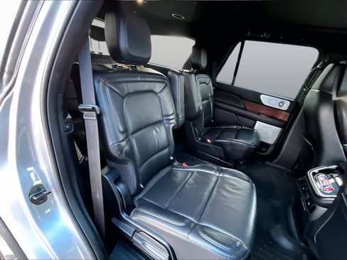 Used 2021 Lincoln Navigator Reserve w/ Luxury Package AWD/4WD image 20