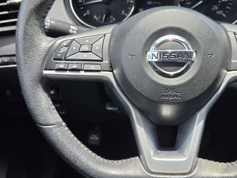 Used 2019 Nissan Rogue SV FWD image 21