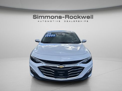 Used 2024 Chevrolet Malibu LT image 1