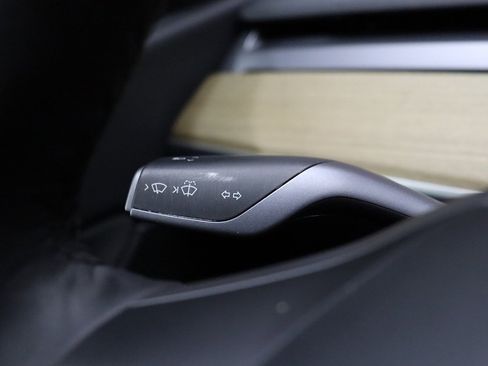 Used 2021 Tesla Model Y Long Range image 49