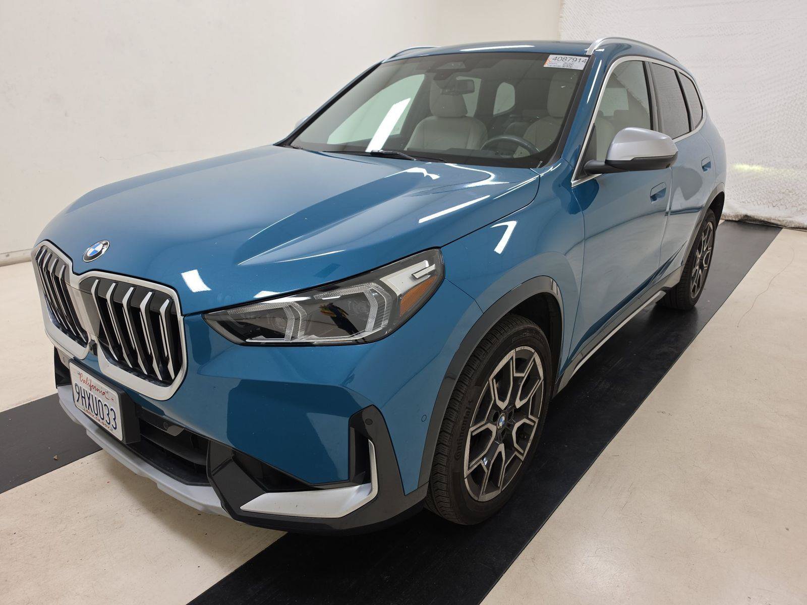 Used 2023 BMW X1 xDrive28i w/ Premium Package AWD/4WD image 3