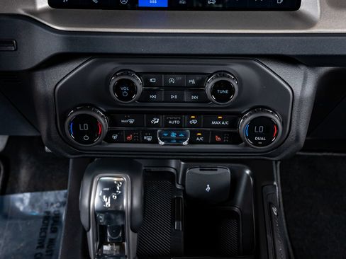 Used 2026 Ford Bronco Outer Banks AWD/4WD image 27
