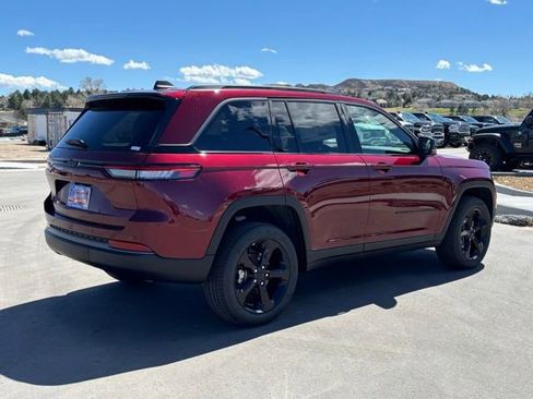 New 2026 Jeep Grand Cherokee Limited w/ Limited Altitude Package AWD/4WD image 5