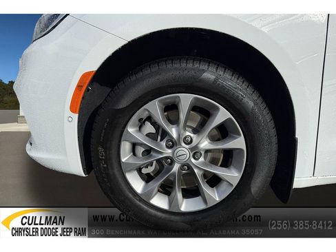 New 2026 Chrysler Pacifica Select image 10