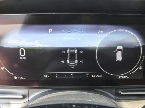 Used 2023 Kia Carnival SX image 27