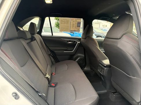 Used 2025 Toyota RAV4 SE AWD/4WD image 15