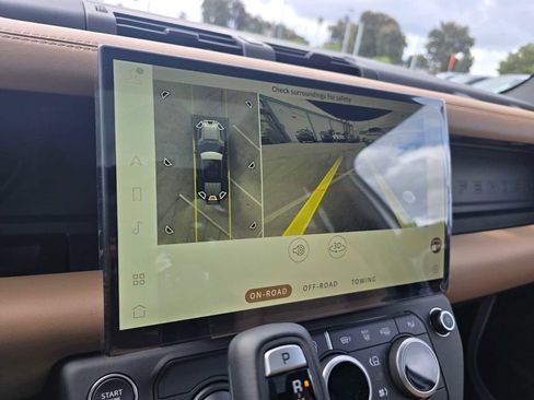 New 2026 Land Rover Defender 110 X-Dynamic SE AWD/4WD image 28