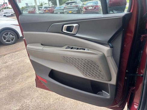 Used 2026 Kia Carnival FWD image 18