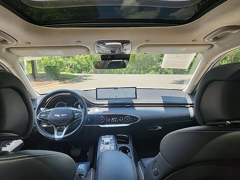 Used 2025 Genesis Electrified GV70 w/ Prestige Package AWD/4WD image 30