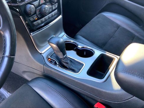 Used 2021 Jeep Grand Cherokee Laredo X image 16