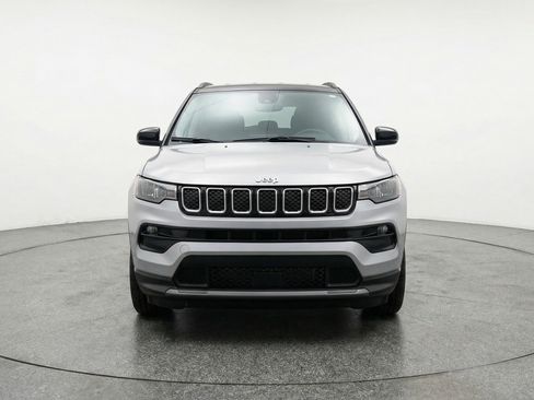 Used 2025 Jeep Compass Limited image 2