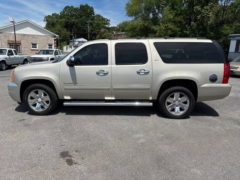 Used 2013 GMC Yukon XL SLT w/ Regional Value Package AWD/4WD image 19