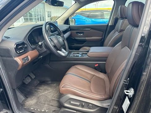 Used 2025 Honda Pilot Elite image 25