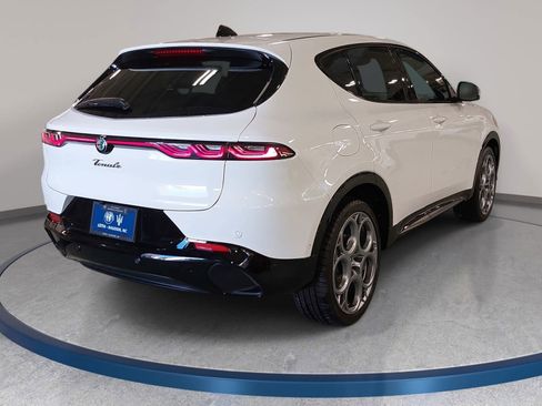 New 2025 Alfa Romeo Tonale w/ Premium Package AWD/4WD image 5