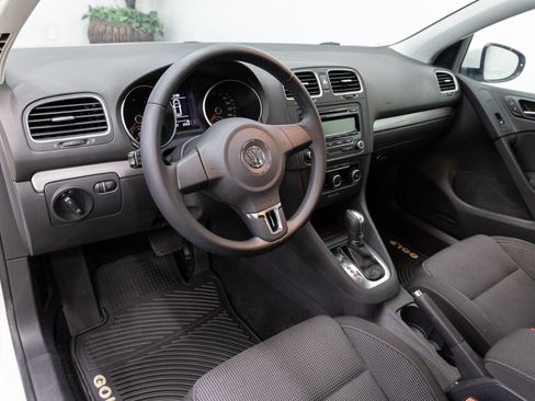 Used 2013 Volkswagen Golf 4-Door FWD image 6