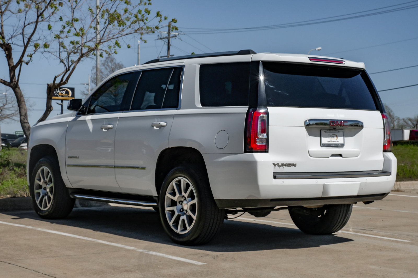 Used 2018 GMC Yukon Denali RWD image 13