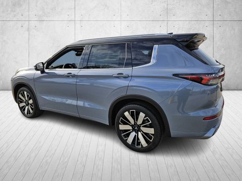 New 2026 Mitsubishi Outlander SEL image 5