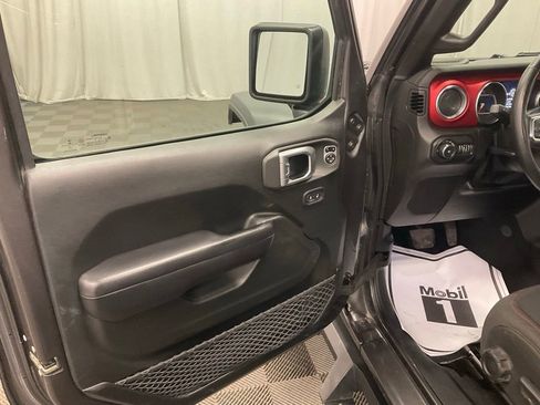 Used 2019 Jeep Wrangler Unlimited Rubicon image 15