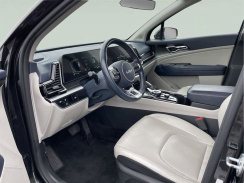 Used 2023 Kia Sportage EX image 12