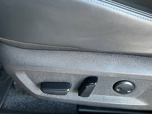 Used 2023 Nissan Rogue SV w/ SV Premium Package image 21