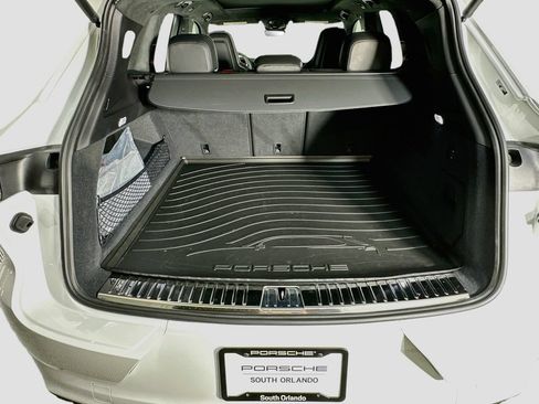 Certified 2026 Porsche Cayenne GTS AWD/4WD image 28