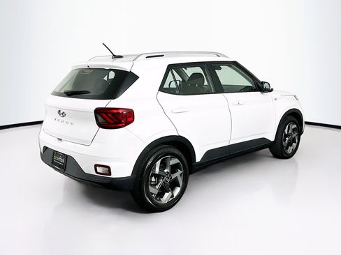 Used 2025 Hyundai Venue SEL image 9