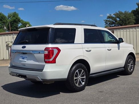 Used 2018 Ford Expedition XLT RWD image 5