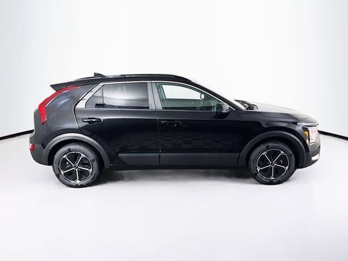 Used 2025 Kia Niro LX image 4