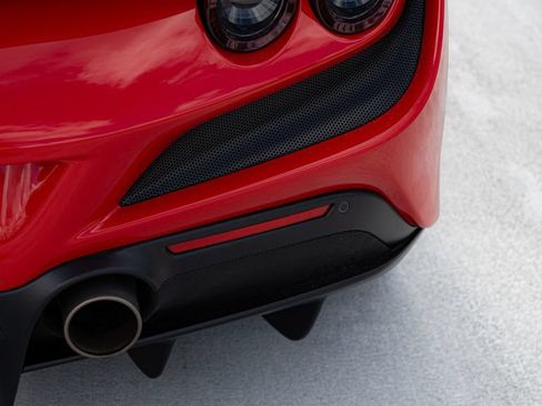 Used 2023 Ferrari F8 Tributo RWD image 33