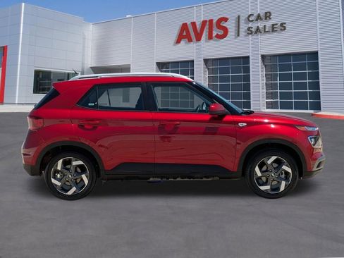Used 2025 Hyundai Venue SEL FWD image 5