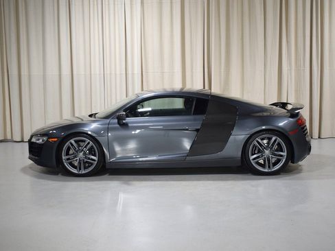 Used 2014 Audi R8 V8 w/ Convenience Package image 5