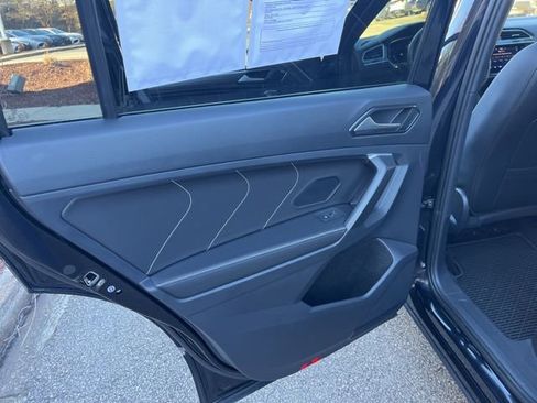 Used 2024 Volkswagen Tiguan SEL R-Line image 12