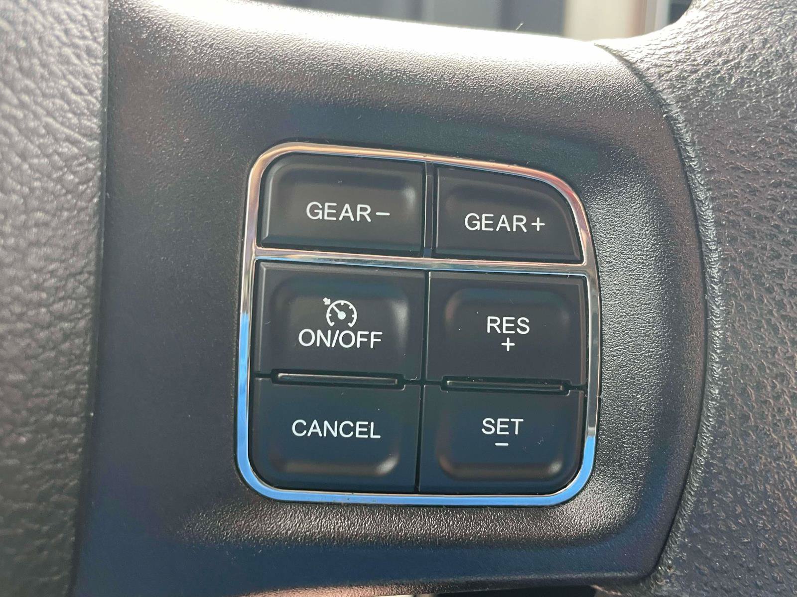 Used 2013 RAM 1500 Classic SLT w/ Remote Start & Security Group RWD image 19