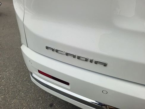 Used 2022 GMC Acadia Denali w/ Denali Ultimate Package image 6