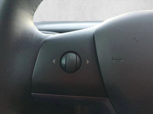 Used 2020 Tesla Model 3 Long Range image 16