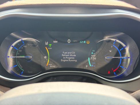 Used 2020 Chrysler Pacifica Limited w/ Advanced Safetytec Group FWD image 30