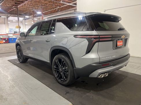 New 2026 Chevrolet Traverse LT w/ Driver Confidence Package AWD/4WD image 5