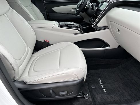 Used 2024 Hyundai Tucson Limited image 40