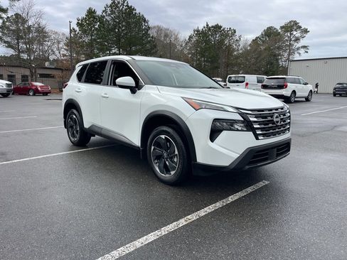 Used 2026 Nissan Rogue SV image 4