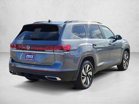 Used 2025 Volkswagen Atlas SE FWD image 5