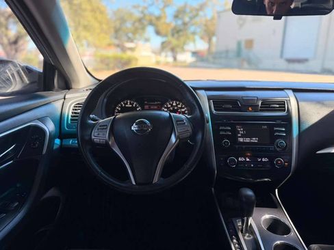 Used 2015 Nissan Altima 2.5 SV FWD image 13