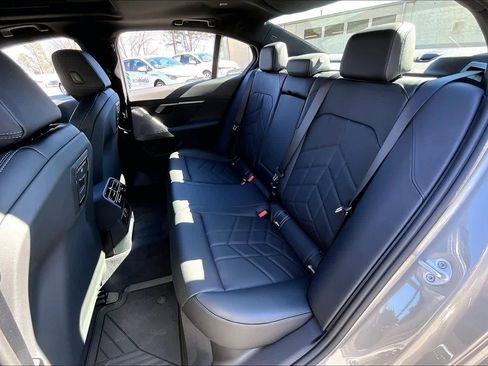 Used 2026 BMW 540i xDrive w/ M Sport Package image 21