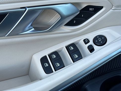 Used 2021 BMW 330i xDrive Sedan w/ Convenience Package image 11