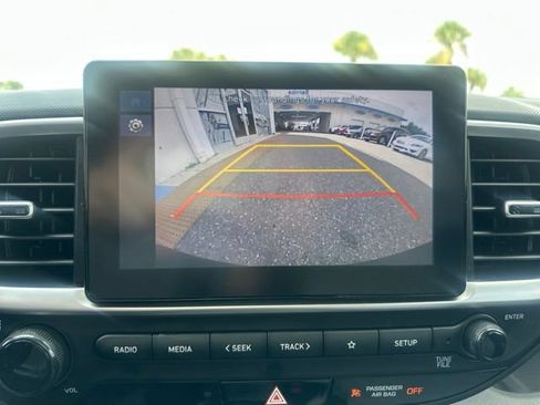 Used 2024 Hyundai Venue SEL FWD image 25
