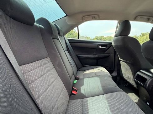 Used 2017 Toyota Camry LE FWD image 16