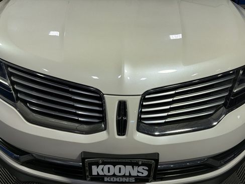 Used 2018 Lincoln MKX Reserve AWD/4WD image 12