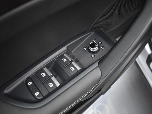 Used 2024 Audi Q5 e Premium Plus image 8