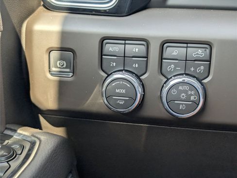 New 2026 GMC Sierra 3500 Denali w/ Denali Reserve Package AWD/4WD image 28